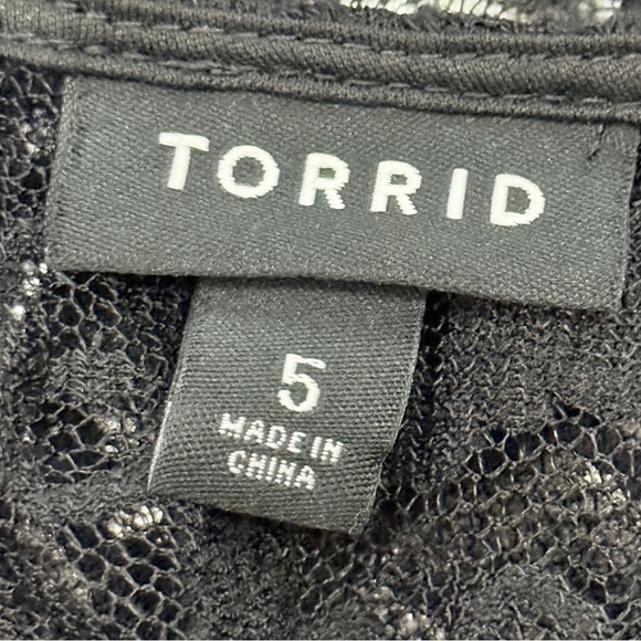 Torrid Black Lace Illusion Metallic Silver Lining Dress Sz 5 (28) 5X Party - Picture 6 of 8